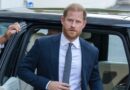 Le prince Harry de retour en Angleterre : William et Charles III garderaient leurs distances