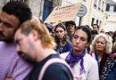 «L’école a suicidé Caroline» : devant le ministère de l’Education nationale, colère et tristesse lors d’un hommage à Caroline Grandjean