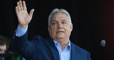 Législatives en Hongrie: le camp de Viktor Orban investit massivement dans les publicités politiques