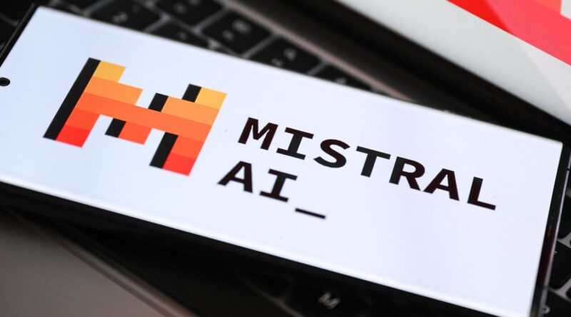 L'entreprise française Mistral, spécialisée dans l'intelligence artificielle, annonce être valorisée à près de 12 milliards d'euros