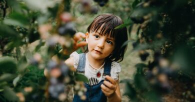 “Les émotions des enfants dans la nature vont de la curiosité jusqu’au rejet”