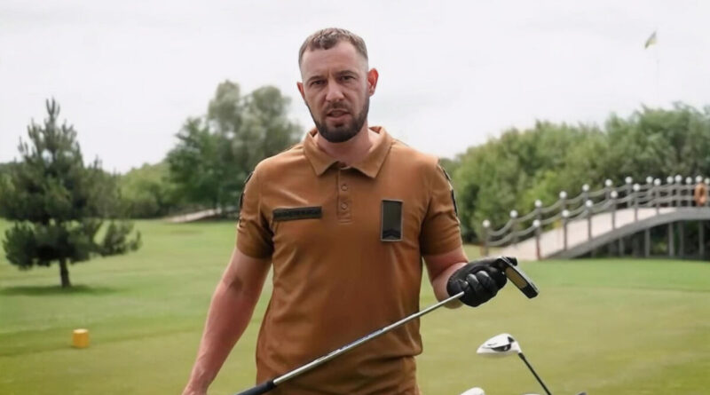 Les grandes espérances du soldat ukrainien qui a offert un club de golf à Donald Trump