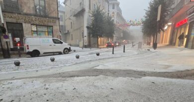 Les images impressionnantes de Gap, devenue blanche comme neige après un orage