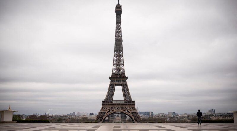 Les noms de femmes scientifiques bientôt inscrits sur la tour Eiffel