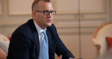 Les salariés de CMI France votent une motion de défiance contre la stratégie industrielle hasardeuse de Daniel Kretinsky - L'Humanité