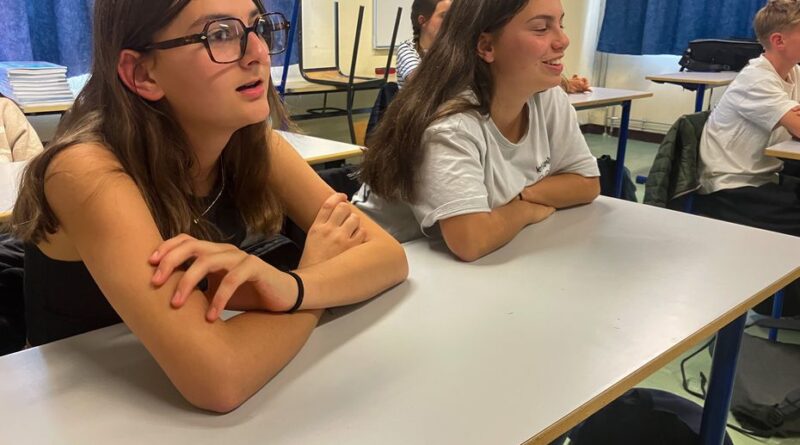 "Les sciences, c’est pour tout le monde" : le plan "Filles et Maths", pour donner confiance aux collégiennes