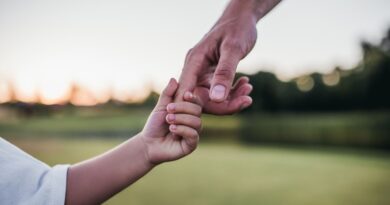 « Les secrets de votre enfant », d’Alain Braconnier : susciter la confiance
