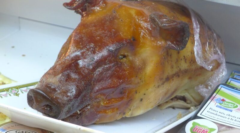 Les têtes de cochon déposées devant des mosquées ont été achetées chez un agriculteur normand