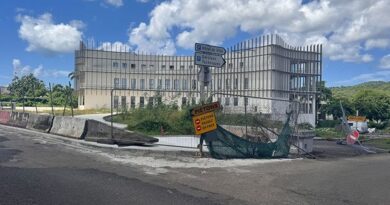 Les travaux du futur hôtel de ville de Rivière-Salée avancent et devraient durer jusqu'en janvier 2026