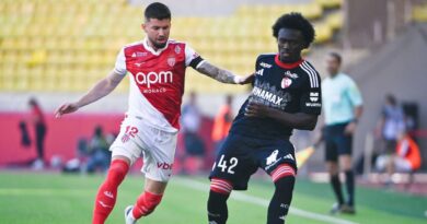 Ligue 1 : les Strasbourgeois se heurtent au rocher Monégasque, défaite 3-2 - ici