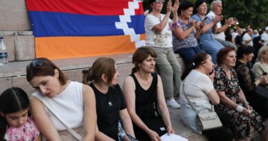Malgré les annonces d’accord de paix entre l’Arménie et l’Azerbaïdjan, « tout reste à faire »