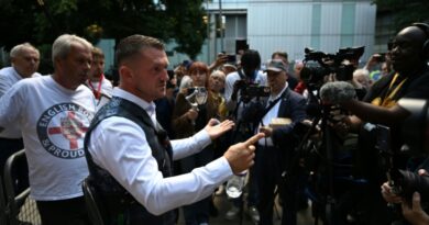 Manifestation d'extrême droite à Londres: 110.000 participants, incidents avec la police