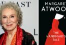 Margaret Atwood commente l'interdiction de son livre "The Handmaid's Tale" au Canada