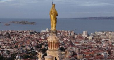 Marseille : la Bonne Mère se refait une beauté avec 30 à 40 000 feuilles d'or