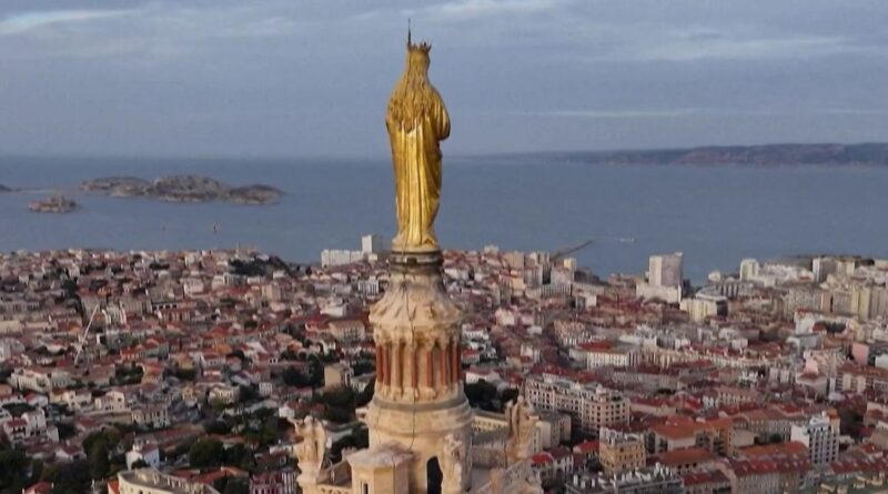 Marseille : la Bonne Mère se refait une beauté avec 30 à 40 000 feuilles d'or