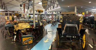 "Mon premier mot c'était voiture, pas maman", le musée de l'automobile de Valençay attire de plus en plus de passionnés - ici