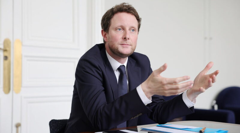 Municipales à Paris : chez Renaissance, Clément Beaune prêt à être candidat