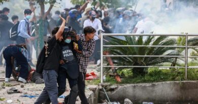Népal: la police ouvre le feu sur une manifestation contre le blocage des réseaux sociaux: 17 morts et 400 blessés