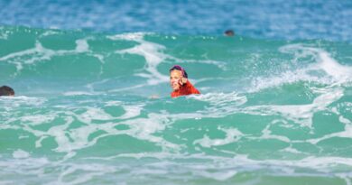 "Nous sortir de l'enfer" : la monitrice de surf qui a secouru une touriste allemande de la noyade à Capbreton témoigne - ici