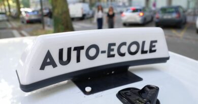 "On a six mois, voire un an d'attente", pourquoi ça bouchonne de plus en plus dans les auto-écoles ?