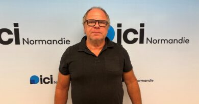"On ne peut pas comparer le mouvement Bloquons tout à celui des Gilets jaunes" affirme un sociologue caennais - ici