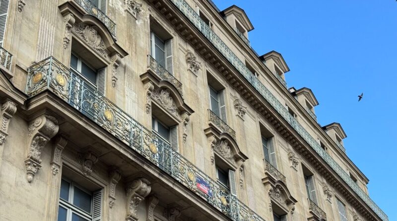 Paris : des logements sociaux dans le Triangle d’or, une opération « vertueuse » ou « ubuesque » ?