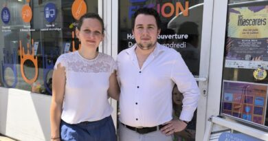 Pont-Audemer. Cette boutique propose des formations informatiques pour seniors et débutants