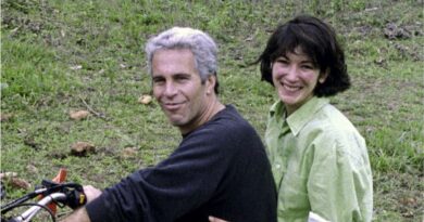 Que contiennent les e-mails privés d’Epstein consultés par la presse américaine ?