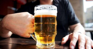 Quête de minceur et d’ivresse express : la « drunkorexie », cette nouvelle pratique qui menace la santé des jeunes