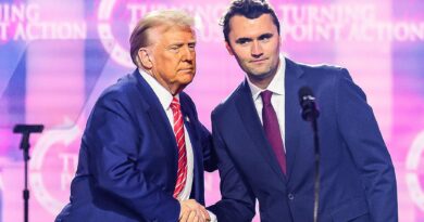 Qui était Charlie Kirk, relais majeur de Trump auprès de la jeunesse assassiné dans l’Utah ?
