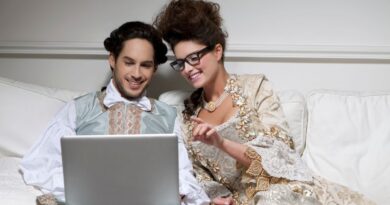 Quiz : testez vos connaissances sur les anecdotes les plus folles de l’Histoire avec Stéphane Bern - ici