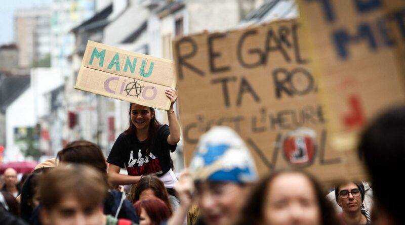 REPORTAGE. "Au moins, on a essayé" : des ronds-points du Pas-de-Calais aux cortèges bretons, plongée au cœur des manifestations du 10 septembre