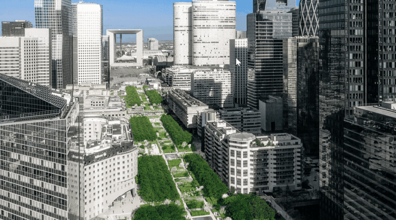 REPORTAGE. "On aura l'impression d'être dans un petit parc", La Défense se végétalise, le plus grand parc sur dalle de France en chantier