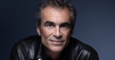 Raphaël Enthoven déprogrammé d'un festival littéraire : une décision prise "sans concertation", la maire de Besançon sous pression