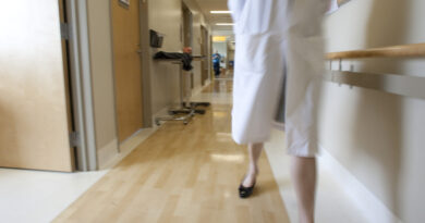 Refonte du mode de rémunération | Les médecins spécialistes prévoient larguer l’enseignement