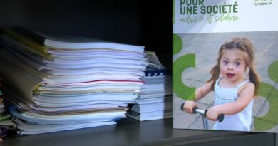 Rentrée des classes : "Ces économies, on va le payer plus cher dans l'avenir", pourquoi la scolarisation d'une jeune fille atteinte d'autisme sévère fait polémique