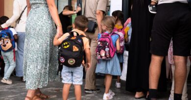 Rentrée scolaire 2025 : les portes des écoles vont-elles s’ouvrir aux parents ?