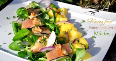 Salade de harengs, pommes de terre, mâche à la sauce raifort 
