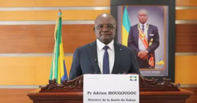 Le ministre de la Santé, Pr Adrien Mougougou