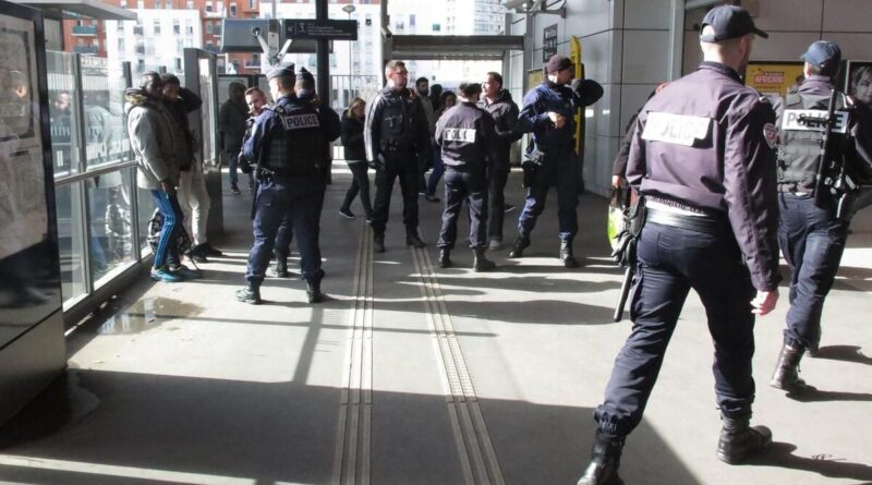 Sarcelles : un adolescent agressé à coups de couteau dans le RER grièvement blessé