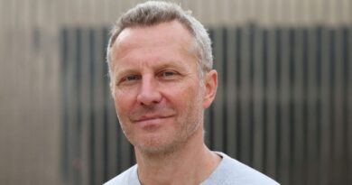 Sinclair : "J'ai appris à chanter en faisant des concerts" - ici
