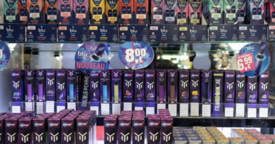Société. Puffs : malgré l'interdiction, ces cigarettes électroniques jetables sont loin d'avoir disparu