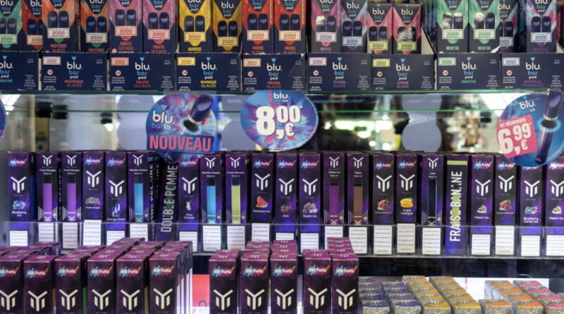Société. Puffs : malgré l'interdiction, ces cigarettes électroniques jetables sont loin d'avoir disparu