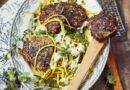 Steak d’aubergine et salade de courgettes, miel et feta
