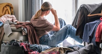 Surconsommation de vêtements : pourquoi la garde-robe des Français déborde