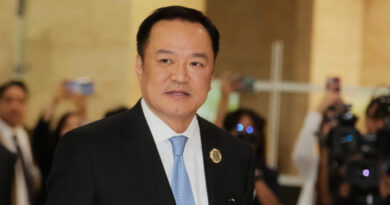 Thaïlande : Anutin Charnvirakul élu Premier ministre, Thaksin Shinawatra quitte le pays