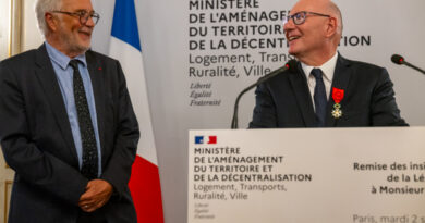 Thierry Lajoie élevé au rang d’officier de la Légion d’honneur devant le tout-Grand Paris de la fabrique de la ville
