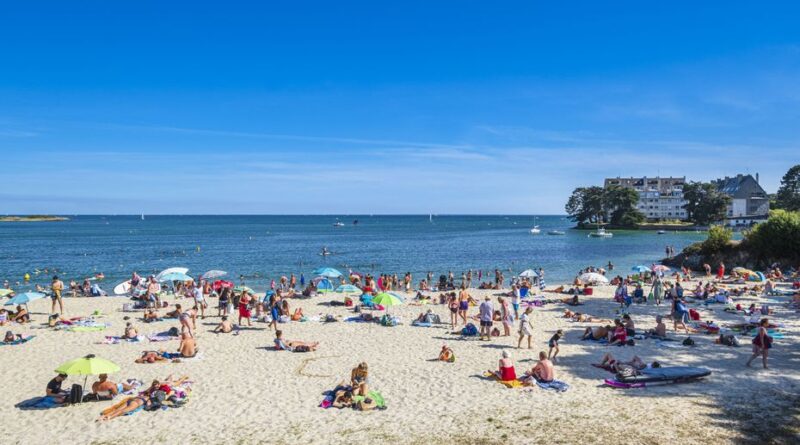 Tourisme en Bretagne : des villes prises d’assaut sur le littoral cet été, mais peu de bénéfices pour les restaurateurs