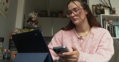 "Travailler, c’est obligatoire pour survivre". L’inflation pousse de plus en plus d’étudiants dans la précarité