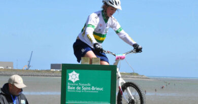 Compétition de VTT. Crédit photo : Réserve naturelle nationale de la baie de Saint-Brieuc